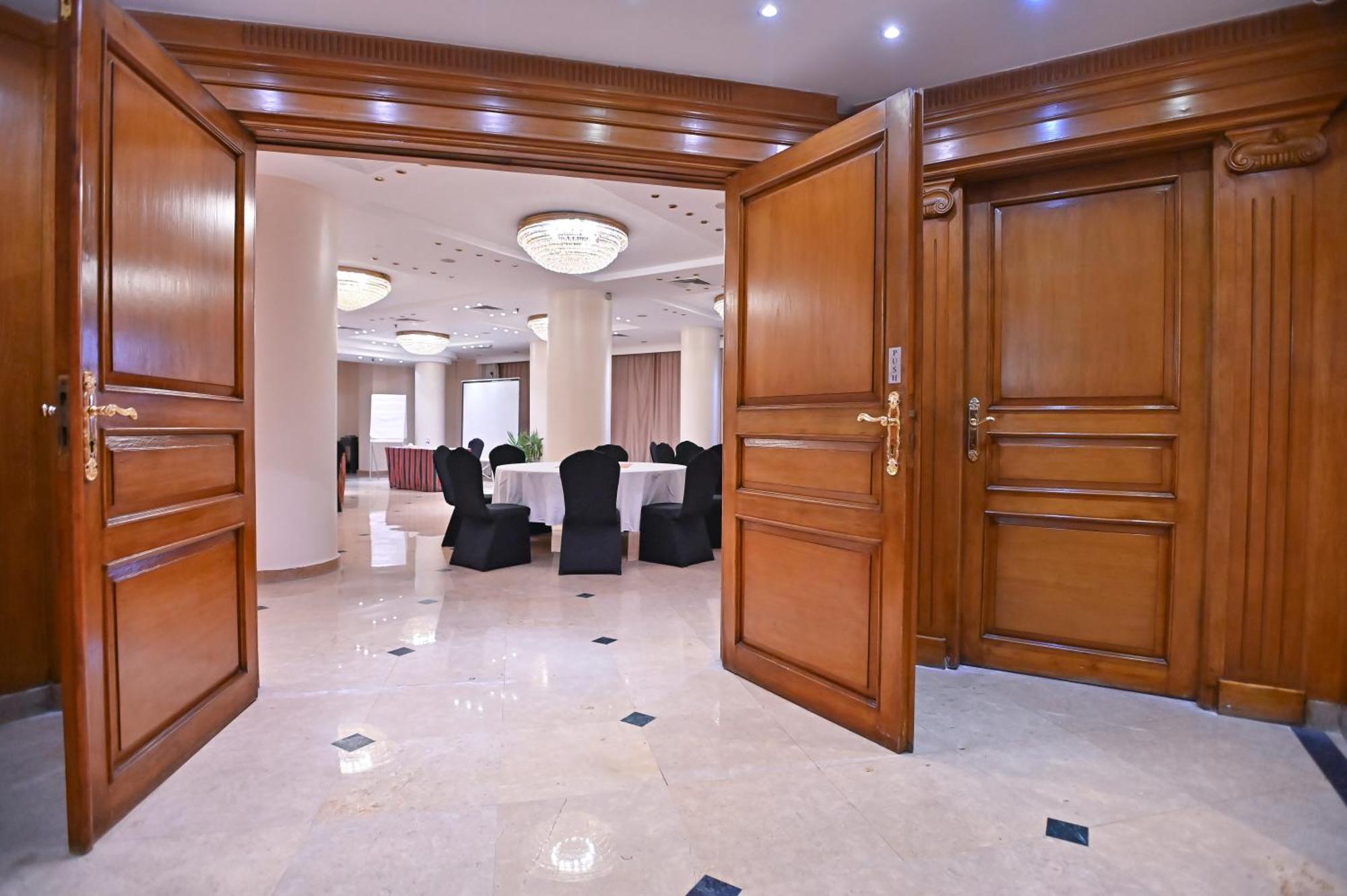 Swiss Inn Nile Hotel Giza Exterior foto