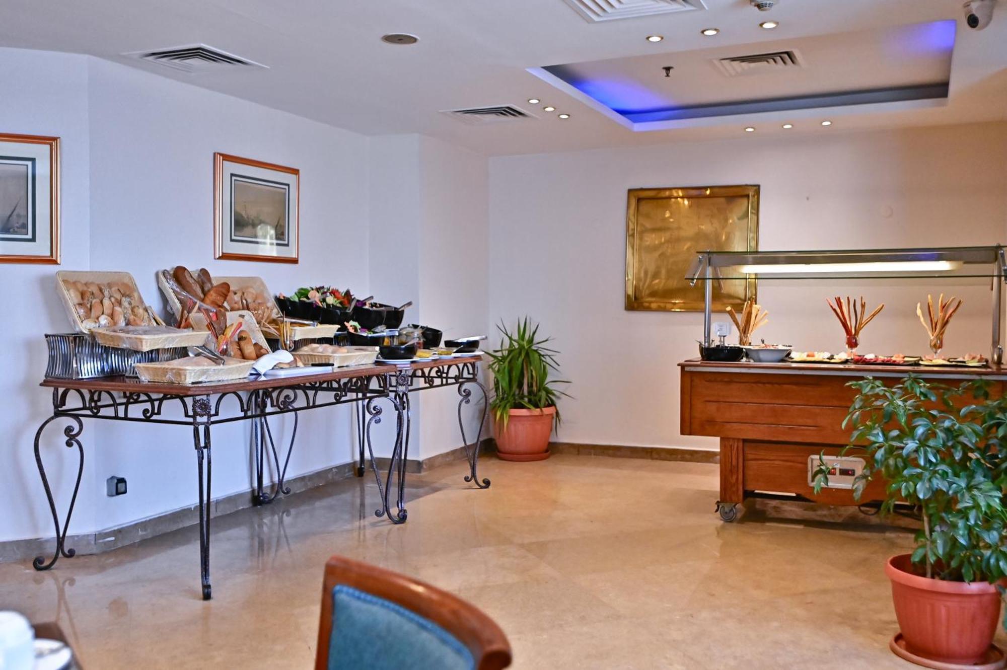 Swiss Inn Nile Hotel Giza Exterior foto
