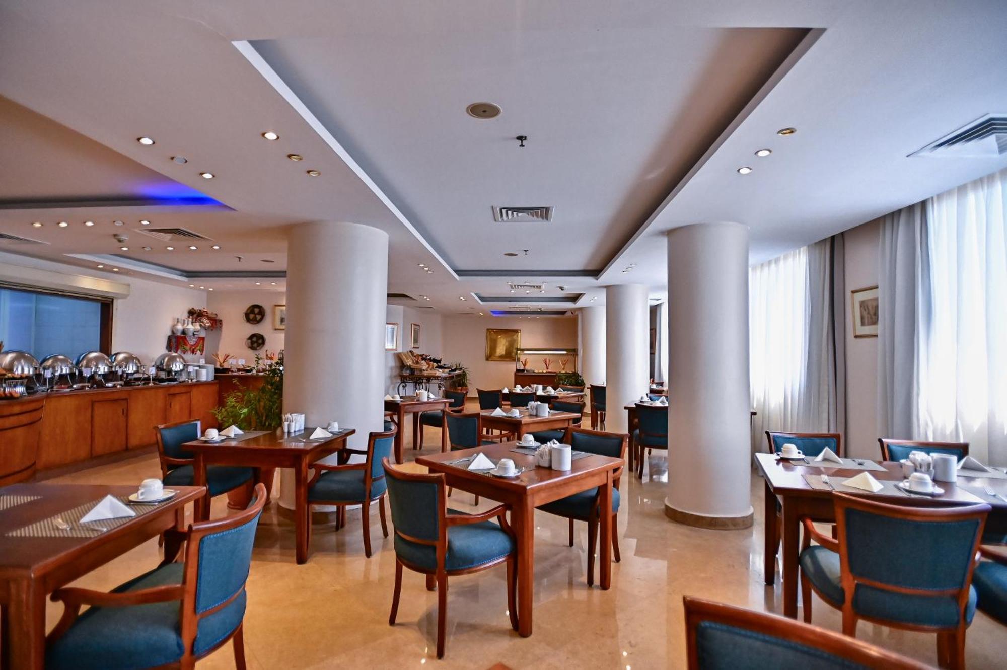 Swiss Inn Nile Hotel Giza Exterior foto